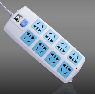 公牛8孔插座gn604/3米